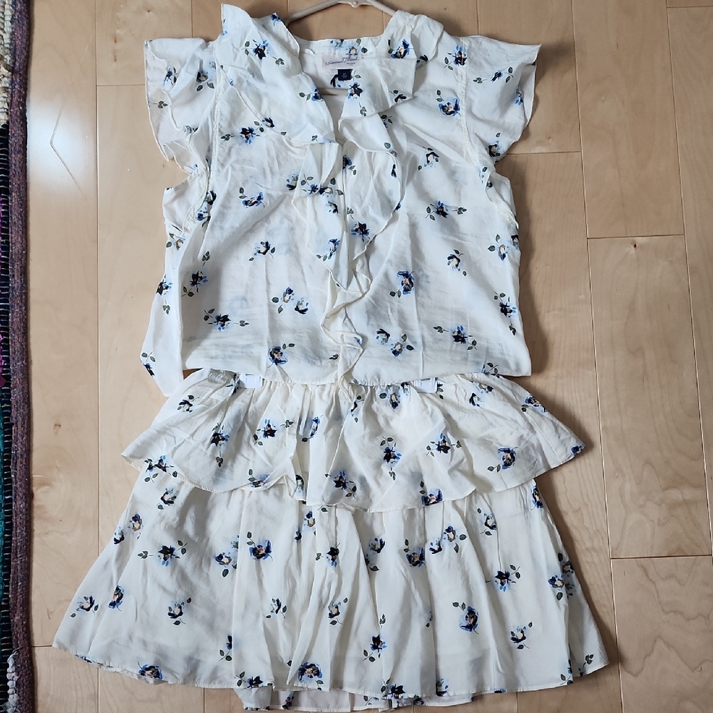 Universal Blouse and Skirt Set in Cream and Blue Floral